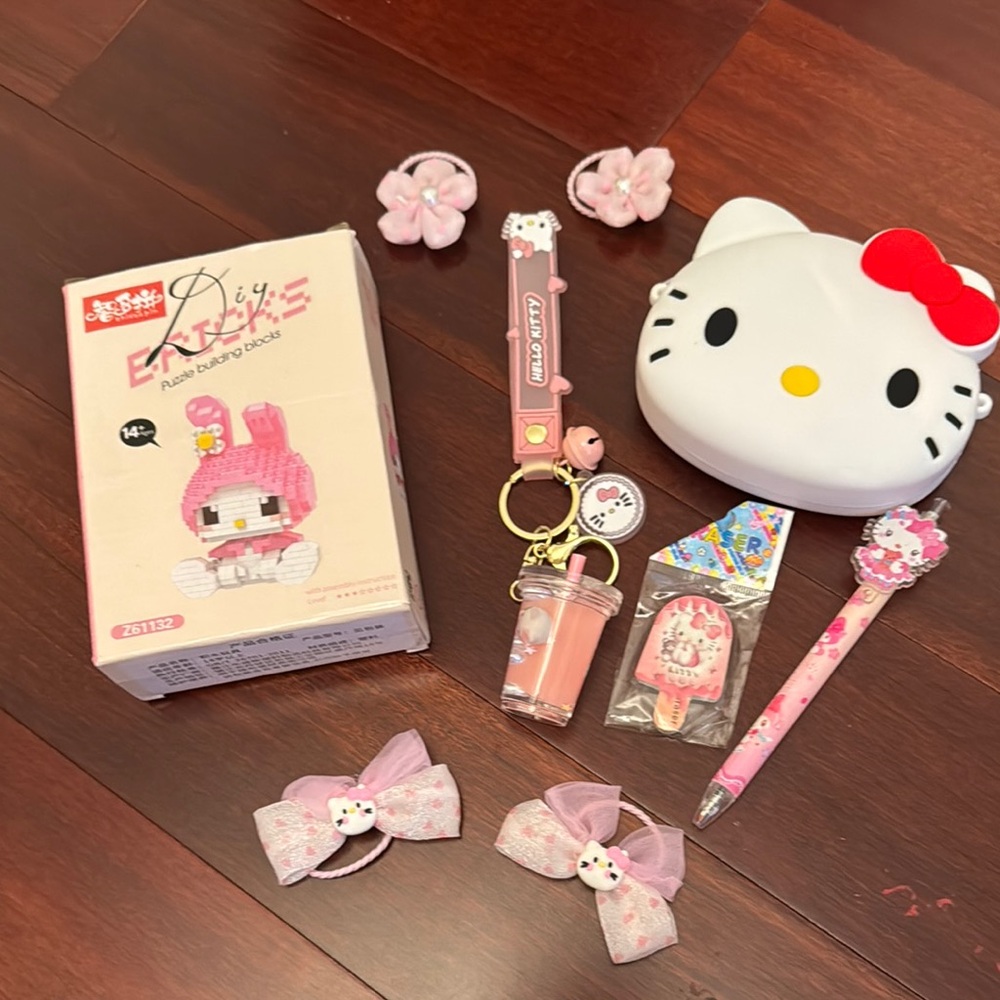Hello Kitty Pink and White Collection with Accessories